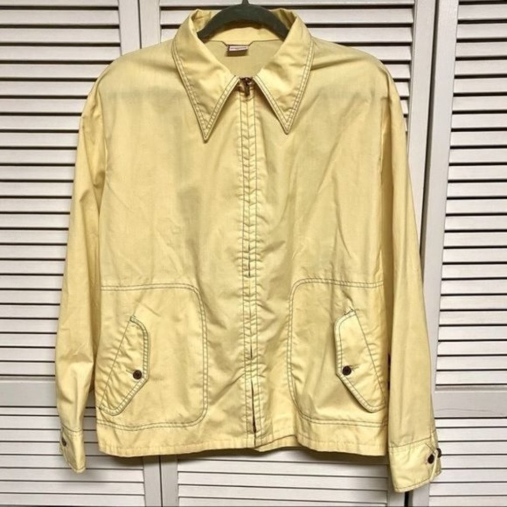 Gorgeous vintage McGregor Windbreaker  - pale yellow with purple stitching - M